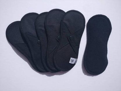 Serviette hygiénique lavable noire - Régulière image 1