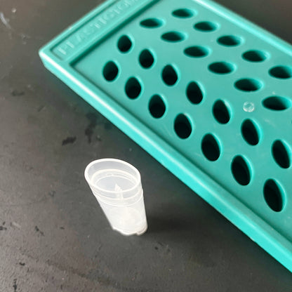 Tube baume plat oval en plastique transparent 7ml