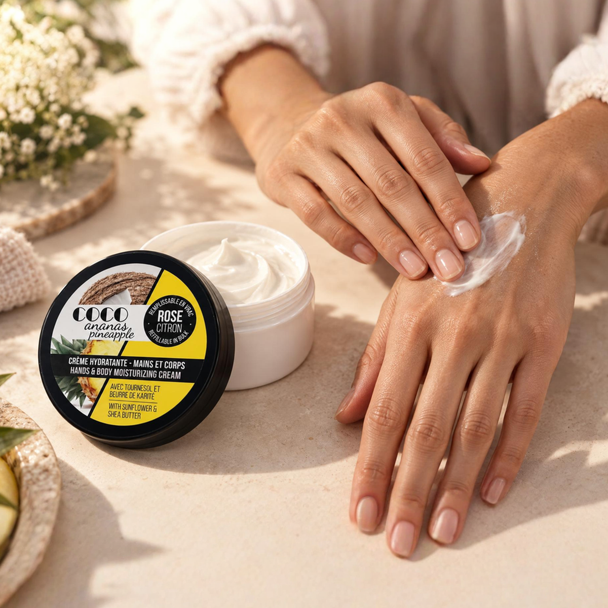 Moisturizing hand and body cream with Shea butter and Vitamine E